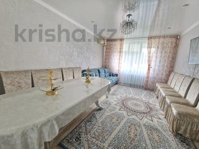 2-бөлмелі пәтер · 52 м² · 1/9 қабат, 5 микрорайон 14 — 5-14 ресторан ЯСМИН, бағасы: 21.5 млн ₸ в Аксае