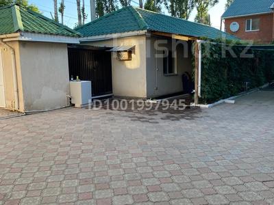 Отдельный дом · 8 комнат · 340 м² · 10 сот., Оренбургская 1 — Можайская, магазин Карета за 75 млн ₸ в Актобе, мкр Гормолзавод