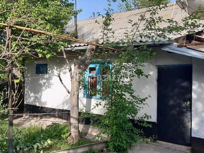 2-бөлмелі пәтер · 60 м² · 1/1 қабат, Жолдасбекова — Угол ул. Торекулова, район Айна базара, бағасы: 12 млн ₸ в Шымкенте, Енбекшинский р-н