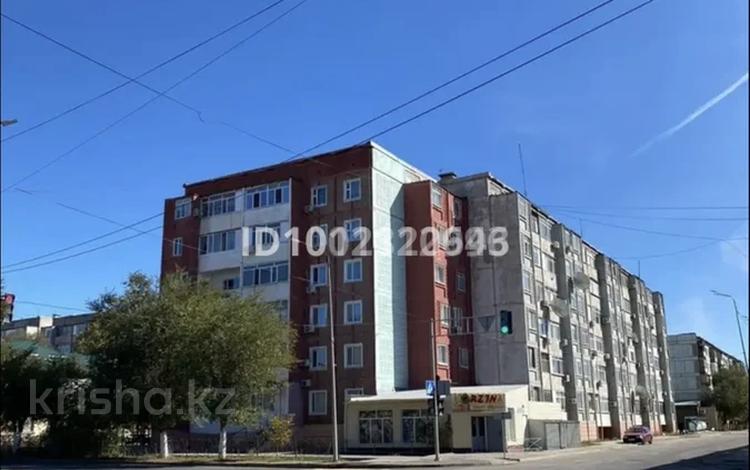 4-комнатная квартира · 80 м² · 5/6 этаж, ул. Аманжолова 8 за 27 млн ₸ в Жезказгане — фото 2
