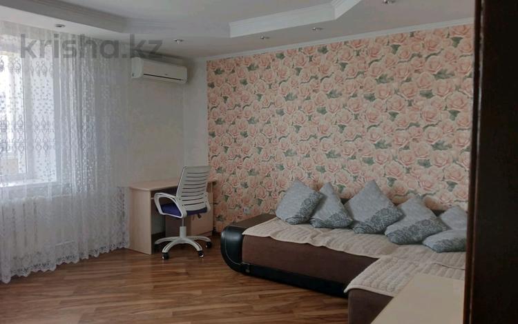 2-комнатная квартира, 80 м², 2/5 этаж помесячно, Жамбыла Жабаева 200