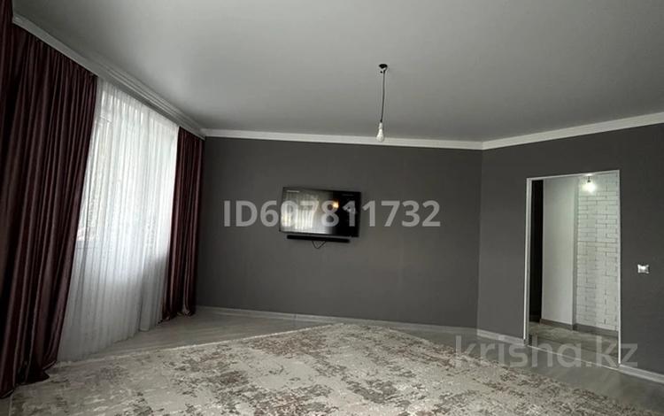 2-комнатная квартира, 70.5 м², 3/5 этаж, мкр. Алтын орда