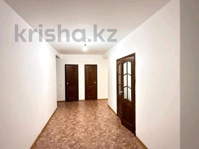 2-бөлмелі пәтер · 85 м² · 4/9 қабат, Нур Сити 2мкр 18В, бағасы: 17 млн ₸ в Актобе