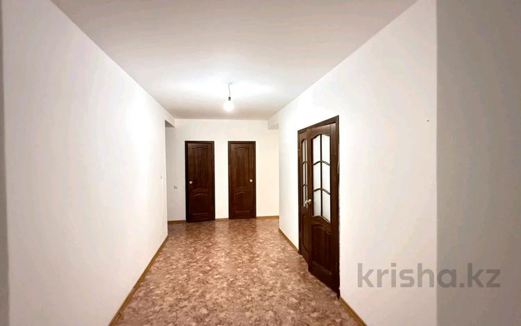 2-бөлмелі пәтер · 85 м² · 4/9 қабат, Нур Сити 2мкр 18В, бағасы: 17 млн ₸ в Актобе — фото 2