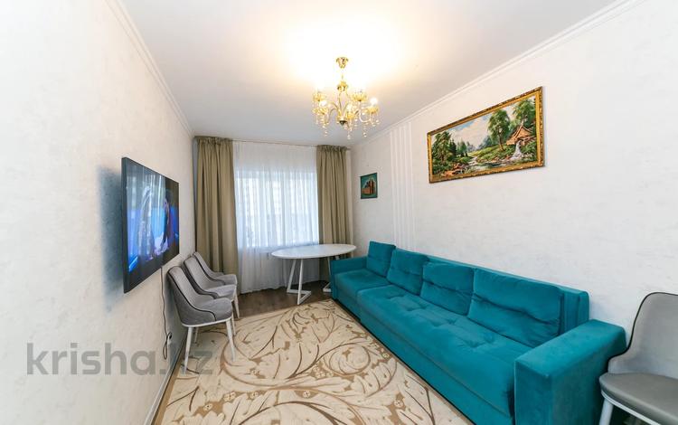 3-комнатная квартира, 72.4 м², Маншук маметова 8