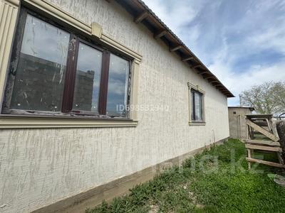 Продажа домов и дачи в Атырауской обл.: Отдельный дом · 4 комнаты · 158 м² · 10 сот., мкр Коктем, Садовод 3 69 за 15 млн 〒 Отдельный дом · 4 комнаты · 158 м² · 10 сот., мкр Коктем, Садовод 3 69 за 15 млн 〒 в Атырау
