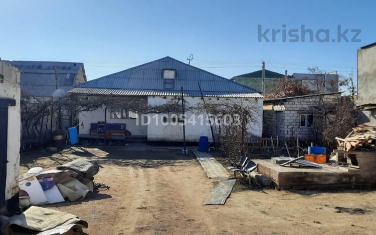Үйдің бір бөлігі · 4 бөлме · 250 м² · 8 сот., Шуак 3 — Татьяна магазин касында Улкен жолдын бойында, бағасы: 22 млн ₸ в Атамекене — фото 2