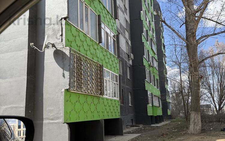 3-бөлмелі пәтер · 64 м² · 2/9 қабат, мкр Строитель 27/1, бағасы: 20.5 млн ₸ в Уральске — фото 2