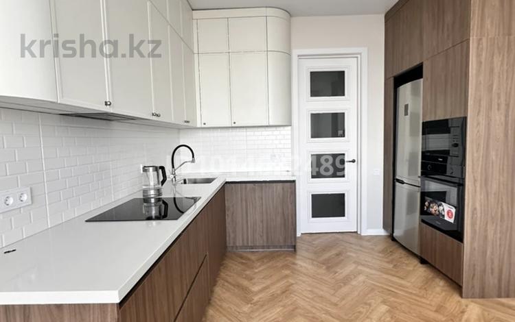2-комнатная квартира · 80 м² · 18/20 этаж, Бухар жирау 28б за 500 000 ₸ в Астане, Есильский р-н — фото 2