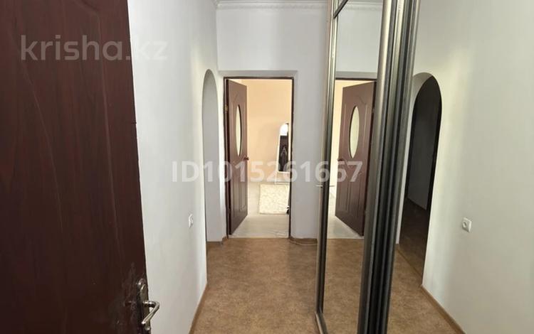 1-комнатная квартира · 42 м² · 5/5 этаж, мкр Аксай-2 36 — Момышулы елемесова за 260 000 ₸ в Алматы, Ауэзовский р-н — фото 2