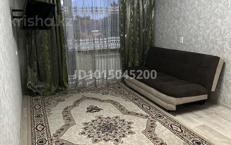 1-комнатная квартира · 32 м² · 4/5 этаж, Пришахтинск, 21й микрорайон 12 — 30 школа за 8.5 млн ₸ в Караганде, Алихана Бокейханова р-н — фото 2