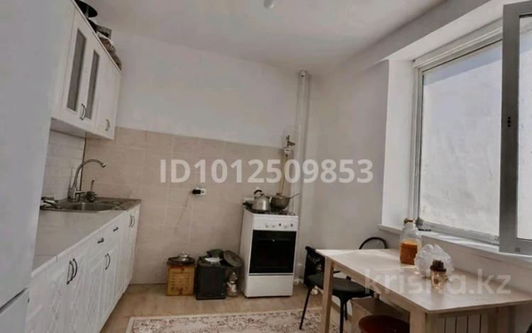 2-бөлмелі пәтер · 63 м² · 8/9 қабат, мкр. Зачаганск пгт 35, бағасы: 24 млн ₸ в Уральске — фото 2