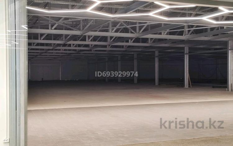 Свободное назначение, магазины и бутики, склады • 2400 м² за 10.8 млн 〒 в Боралдае (Бурундай) — фото 2