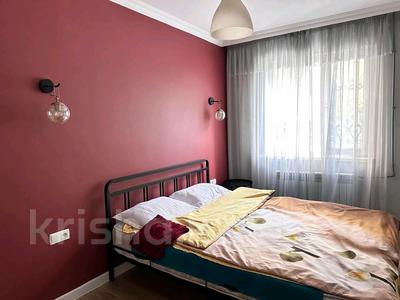 2-комнатная квартира · 60 м² · 2/5 этаж, Туркестанская 2/4 — Байтурсынова за 13 000 ₸ в Шымкенте, Аль-Фарабийский р-н