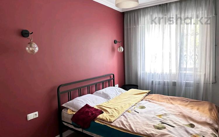 2-комнатная квартира · 60 м² · 2/5 этаж, Туркестанская 2/4 — Байтурсынова за 13 000 ₸ в Шымкенте, Аль-Фарабийский р-н — фото 2