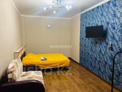 1-комнатная квартира, 38 м², 2/2 этаж посуточно, Бажова 40 за 8 000 〒 в Усть-Каменогорске, Ульбинский