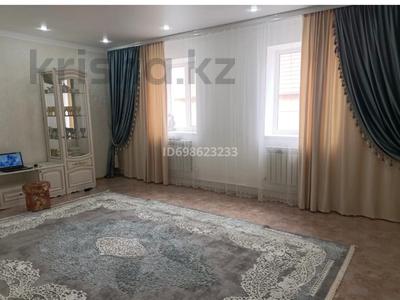 Отдельный дом · 6 комнат · 280 м², 3 мкр 41 — Абая за 800 000 〒 в Аксае