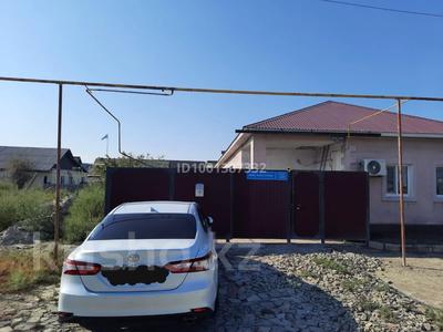 Аренда домов или дач в Атырауской обл.: Отдельный дом · 3 комнаты · 160 м², мкр Атырау, Жансугурова 16 — Молдагулова бывшая Советская Жансугурова бывшая Фетисова за 200 000 〒 Отдельный дом · 3 комнаты · 160 м², мкр Атырау, Жансугурова 16 — Молдагулова бывшая Советская Жансугурова бывшая Фетисова за 200 000 〒