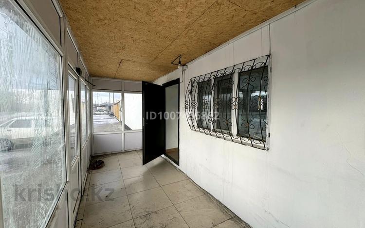Свободное назначение, офисы, магазины и бутики, склады · 61 м² за 213 500 ₸ в Семее — фото 2