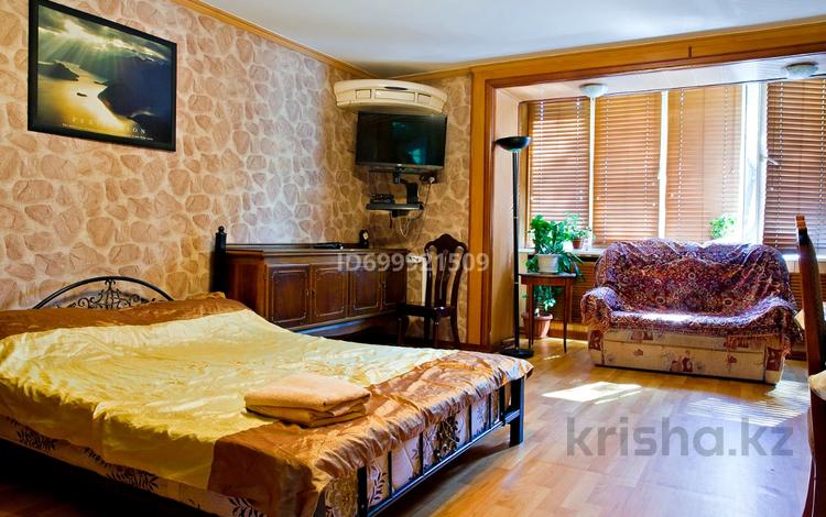 1-бөлмелі пәтер · 35 м² · 2 қабат, Жибек жолы 103 — Желтоксан, бағасы: 18 000 ₸ в Алматы, Алмалинский р-н — фото 2