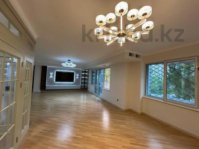 4-бөлмелі пәтер · 184 м² · 2/6 қабат, мкр Самал-2 67, бағасы: 1.8 млн 〒 в Алматы, Медеуский р-н