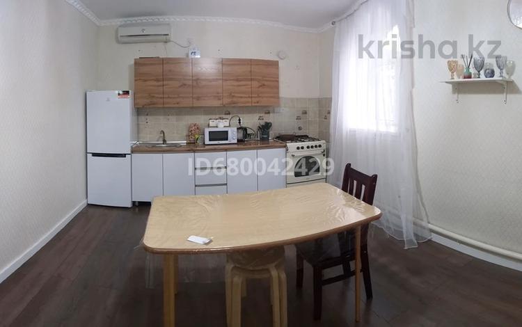 2-комнатная квартира · 65 м² · 1/3 этаж, мкр Атырау, Курмангалиева — Проспект Султана Бейбарыса-Тайманова за 160 000 ₸ — фото 2