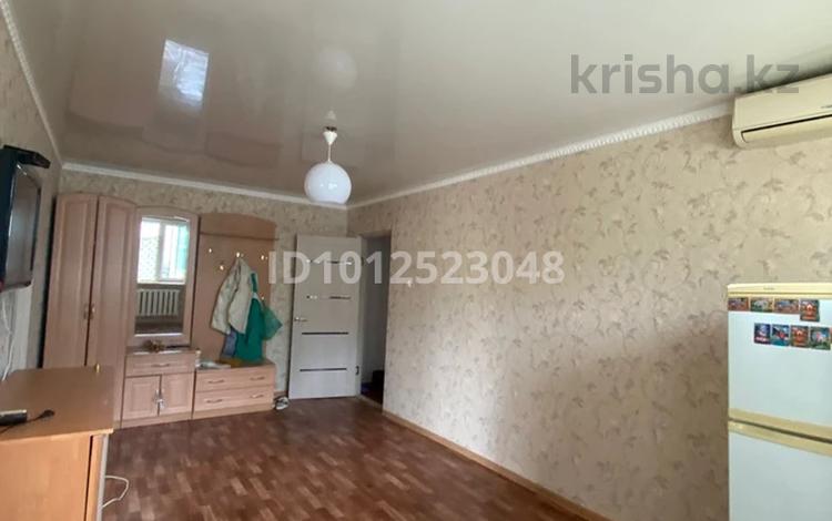 4-комнатная квартира · 61 м² · 1/5 этаж, мкр 5, Улица Тургенева, 62 / улица Шамши Калдаякова, 1а 1а — Улица Тургенева, 62 / улица Шамши Калдаякова, 1а за 15 млн ₸ в Актобе — фото 2