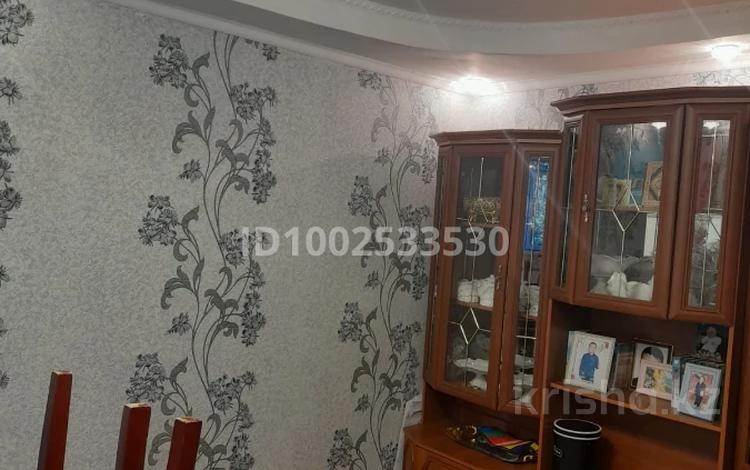 4-комнатная квартира · 75.8 м² · 4/5 этаж, "Самал" 7 мкр 5 — С.Сейфуллина- Әл-Фараби за 21 млн ₸ в Таразе — фото 2