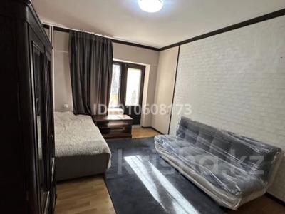 1 комната · 54 м² · 2/5 этаж, мкр Жетысу-4 10 — Абая угол Момышулы за 70 000 〒 в Алматы, Ауэзовский р-н