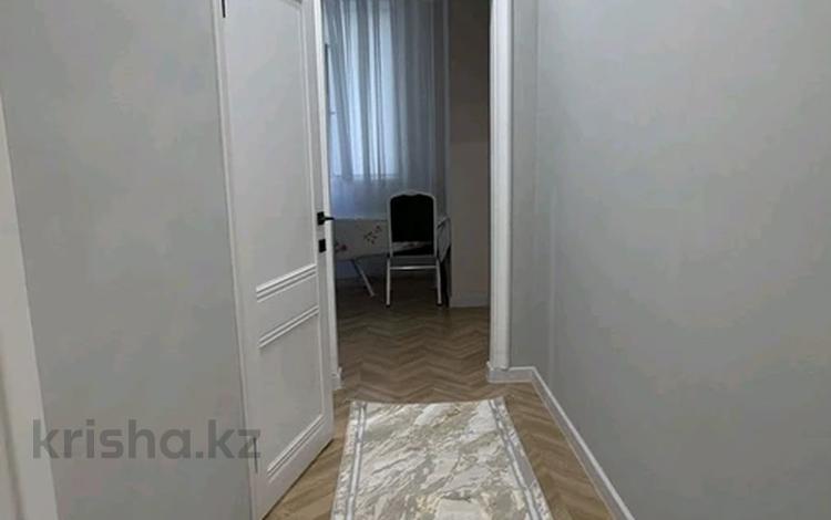 1-комнатная квартира · 50 м² · 7/9 этаж, мкр Нурсая, Султан Бейбарыс 437 за 250 000 ₸ в Атырау — фото 2