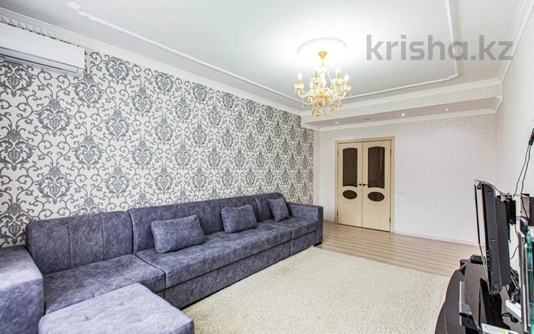 3-комнатная квартира, 90 м², 8/13 этаж помесячно, Егизбаева 7/5