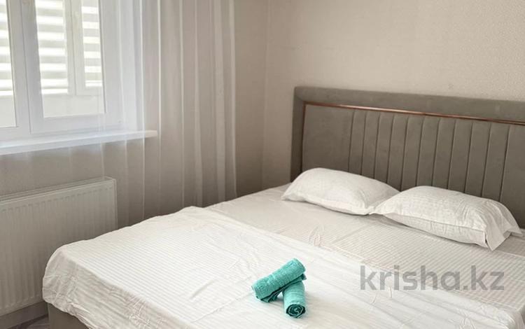 2-комнатная квартира · 60 м² · 3/5 этаж, 17-й мкр 70 за 180 000 ₸ в Актау — фото 2