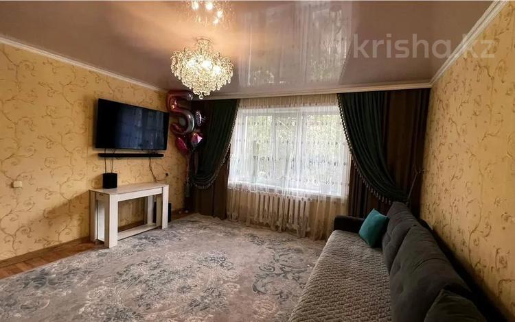 3-комнатная квартира · 62.8 м² · 1/10 этаж, Майкудук, мкр Голубые пруды за 24.5 млн ₸ в Караганде, Алихана Бокейханова р-н — фото 2