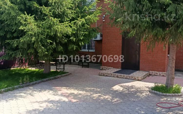 Отдельный дом · 8 комнат · 320 м² · 7.5 сот., мкр 12 за 55 млн ₸ в Актобе — фото 2