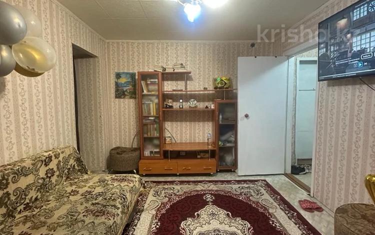 2-комнатная квартира · 40 м² · 2/5 этаж, ул. Толстого 107 за 16 млн ₸ в Павлодаре — фото 2