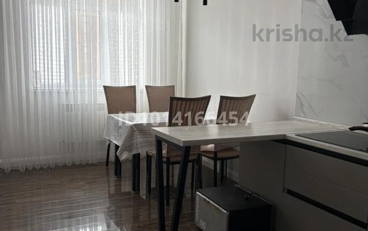 2-бөлмелі пәтер · 88 м² · 8/14 қабат, 17-ш/а. 6, бағасы: 35 000 ₸ в Актау, 17-й мкр — фото 2