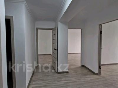 Продажа квартир в Жетысу обл.: 3-комнатная квартира · 70 м² · 3/5 этаж, Гарышкер за 28.5 млн 〒 3-комнатная квартира · 70 м² · 3/5 этаж, Гарышкер за 28.5 млн 〒 в Талдыкоргане, мкр Жана Гарышкер