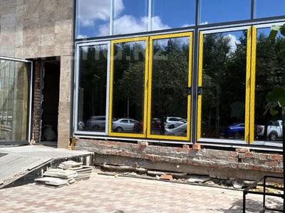 Еркін, кеңселер, дүкендер мен бутиктер, қоғамдық тамақтану орны, сұлулық салондары, медорталықтар мен дәріханалар, білім орталықтары, ойын-сауық · 278 м², бағасы: 300 млн ₸ в Астане, Есильский р-н