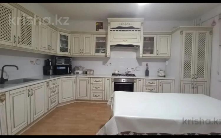 Жеке үй · 6 бөлме · 242 м² · 8 жүзд., 12 ш/а., Алмас кылыш 10, бағасы: 74.5 млн ₸ в Актобе, мкр 12 — фото 2