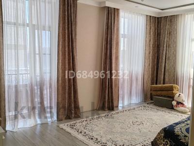 2-комнатная квартира · 57.1 м² · 10/10 этаж, мкр Юго-Восток, Микрорайон Байкена Ашимова 21 за 28 млн ₸ в Караганде, Казыбек би р-н