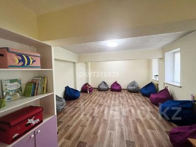Коммерциялық жылжымайтын мүлік в Алматы: Еркін, кеңселер, білім орталықтары, конференц-залдар, кабинеттер және жұмыс орындары, студиялар · 90 м², бағасы: 225 000 〒 Еркін, кеңселер, білім орталықтары, конференц-залдар, кабинеттер және жұмыс орындары, студиялар · 90 м², бағасы: 225 000 〒 в Алматы, Бостандыкский р-н
