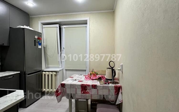 2-бөлмелі пәтер · 48 м² · 2/5 қабат, Юность 75, бағасы: 19 млн ₸ в Семее — фото 2