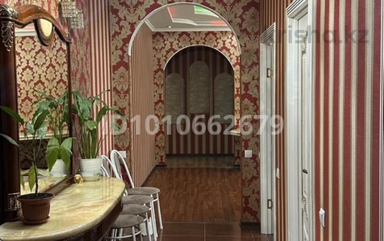 3-бөлмелі пәтер · 136 м² · 17/18 қабат, Курмангазы 145, бағасы: 105 млн ₸ в Алматы, Алмалинский р-н — фото 2