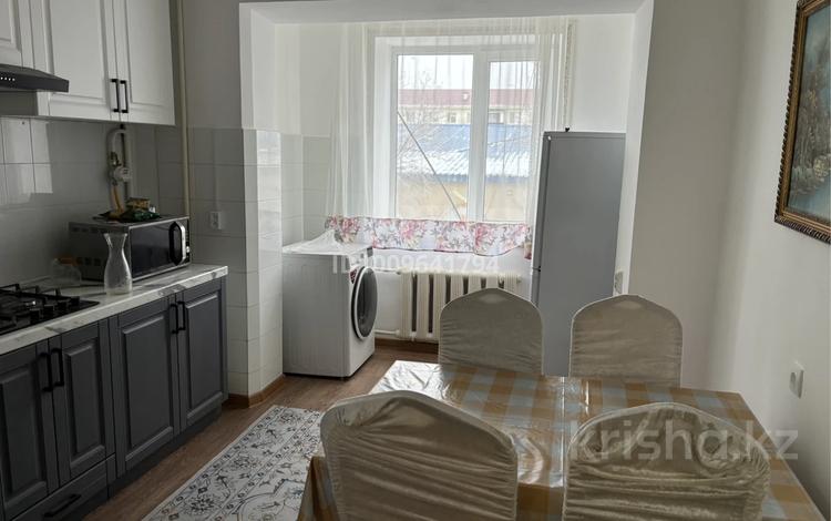 3-комнатная квартира · 80 м² · 3/5 этаж, Нет 8 за 240 000 〒 в Атырау, мкр Авангард-3 — фото 2