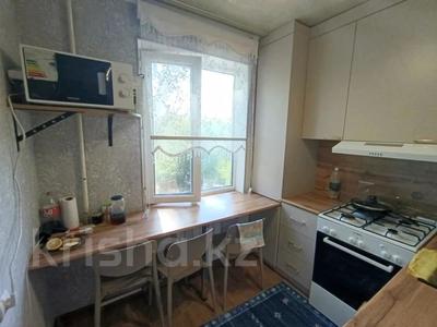 3-комнатная квартира · 65 м² · 4/5 этаж, мкр Аксай-2 72 за 37 млн ₸ в Алматы, Ауэзовский р-н