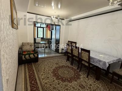 4-комнатная квартира · 63.7 м² · 2/5 этаж, Абая 157 — чайхана Каусар, фиркан за 30 млн 〒 в Таразе