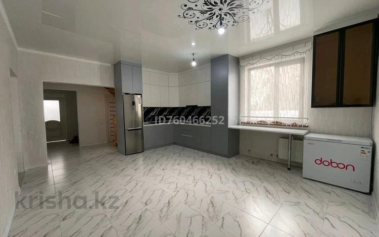 Отдельный дом · 5 комнат · 138 м² · 6 сот., Республика Қазақстан 45а — Рядом школы и садика за 27 млн 〒 в Батане — фото 2