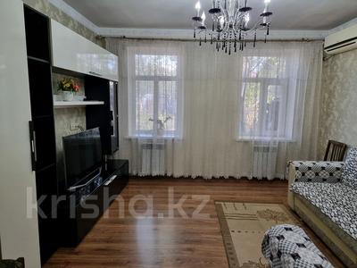 Аренда домов или дач в Шымкенте: Отдельный дом · 3 комнаты · 69 м², Капал Батыра 33 за 290 000 〒 Отдельный дом · 3 комнаты · 69 м², Капал Батыра 33 за 290 000 〒 в Шымкенте, Енбекшинский р-н