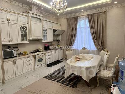 Отдельный дом · 8 комнат · 372.7 м², Курмангалиева 40 за 350 млн ₸ в Алматы, Медеуский р-н