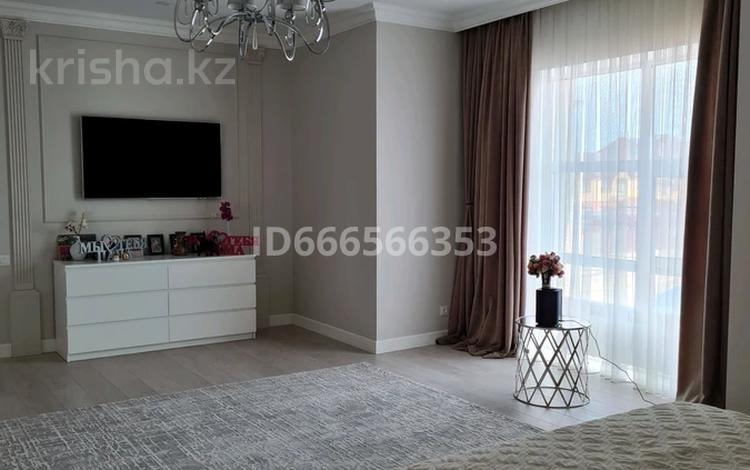 Отдельный дом · 10 комнат · 700 м² · 12 сот., улица Абдолова 52А — Московская за 250 млн ₸ в Уральске — фото 3